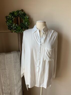 Sadie & Sage oversized white high low shirt
